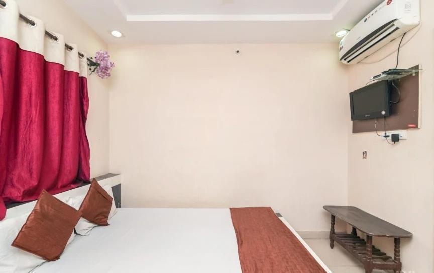 Hotel Rameshwaram Ujjain Bagian luar foto