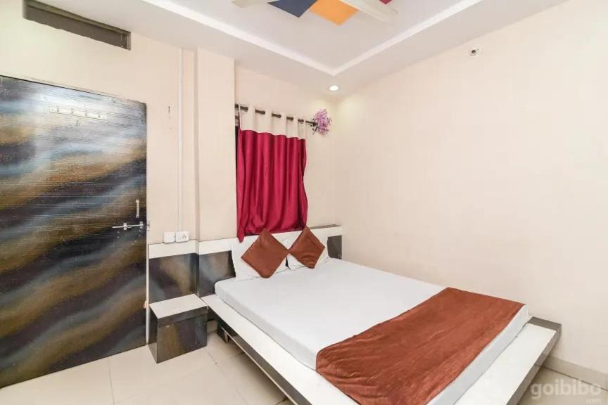 Hotel Rameshwaram Ujjain Bagian luar foto