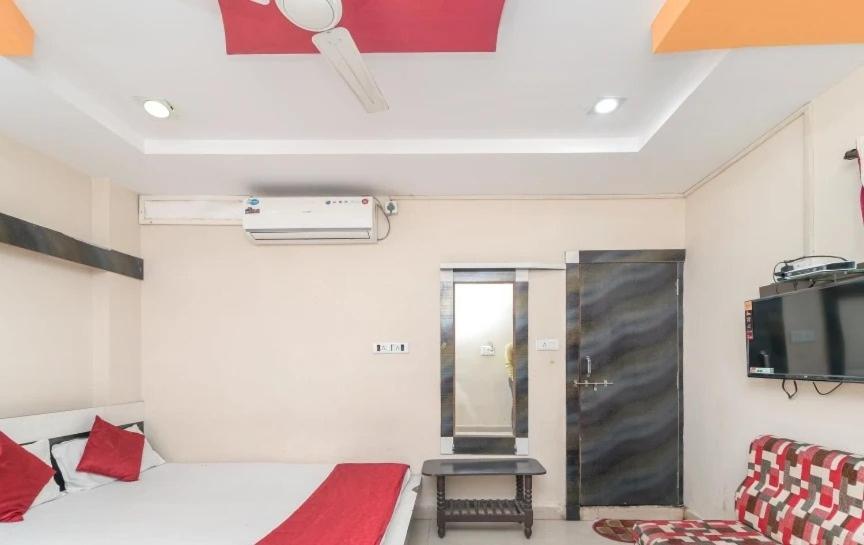 Hotel Rameshwaram Ujjain Bagian luar foto