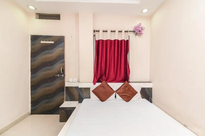 Hotel Rameshwaram Ujjain Bagian luar foto