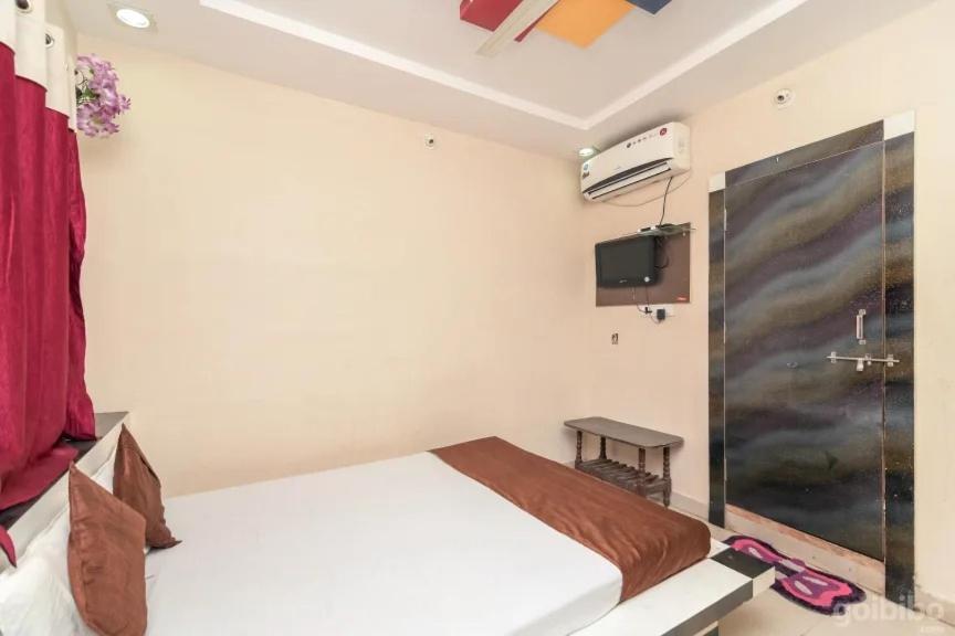 Hotel Rameshwaram Ujjain Bagian luar foto